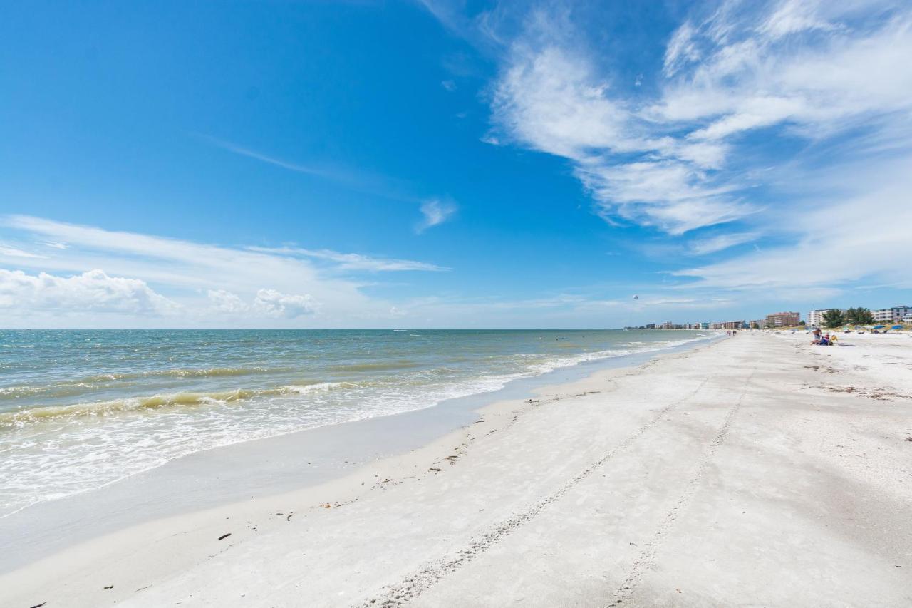301 Beach Place Condos St. Pete Beach Exterior photo