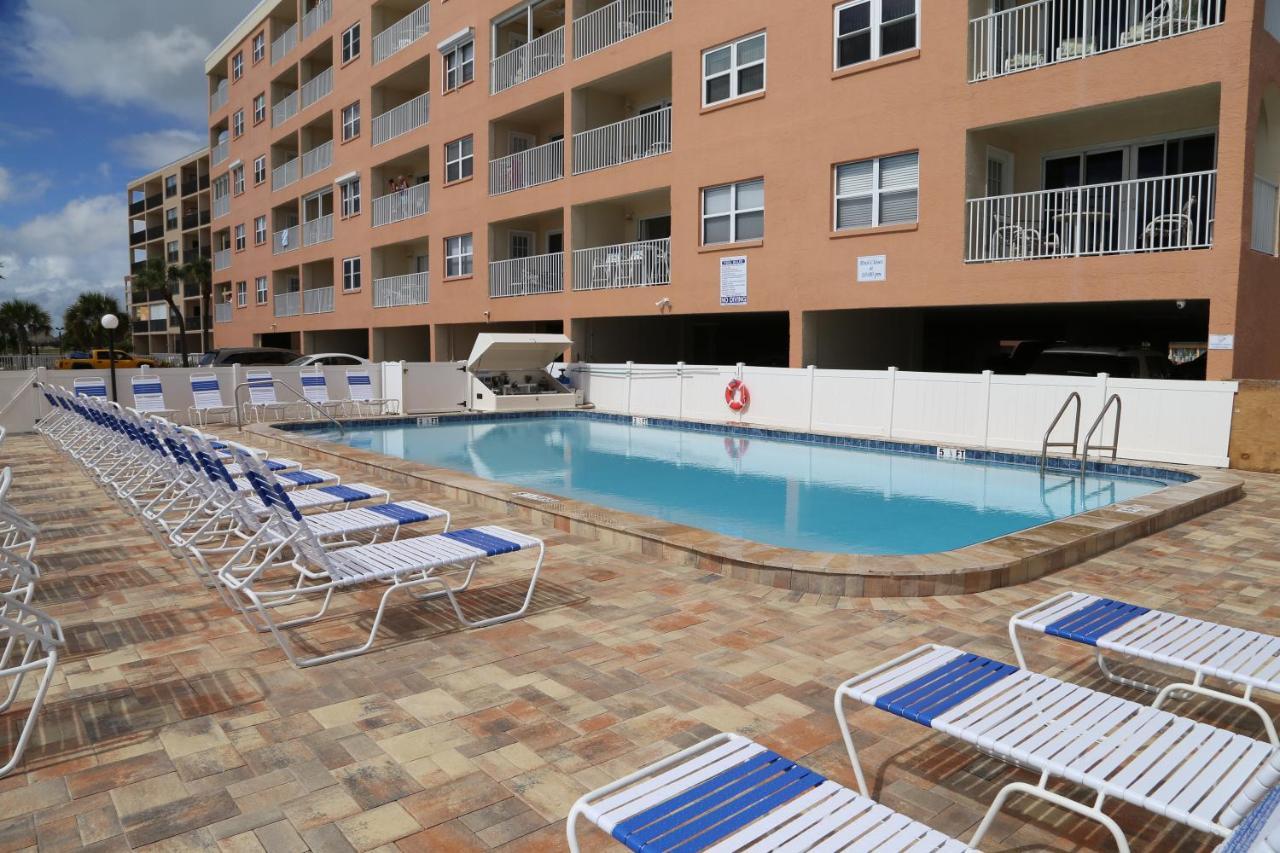 301 Beach Place Condos St. Pete Beach Exterior photo